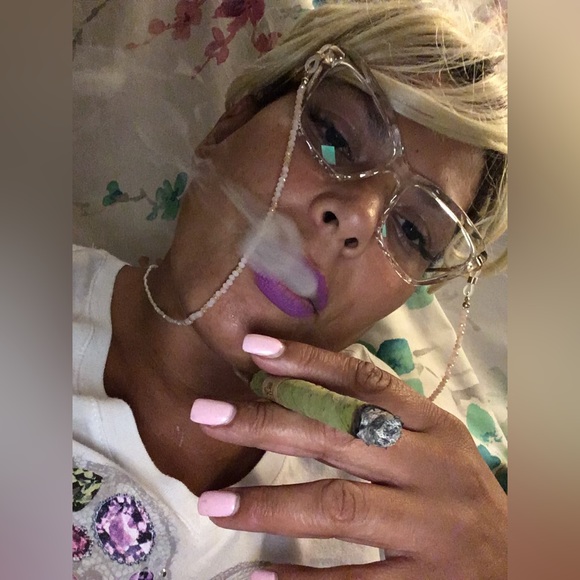 Meet your Posher, A Late Bloomer - Picture 11 of 15